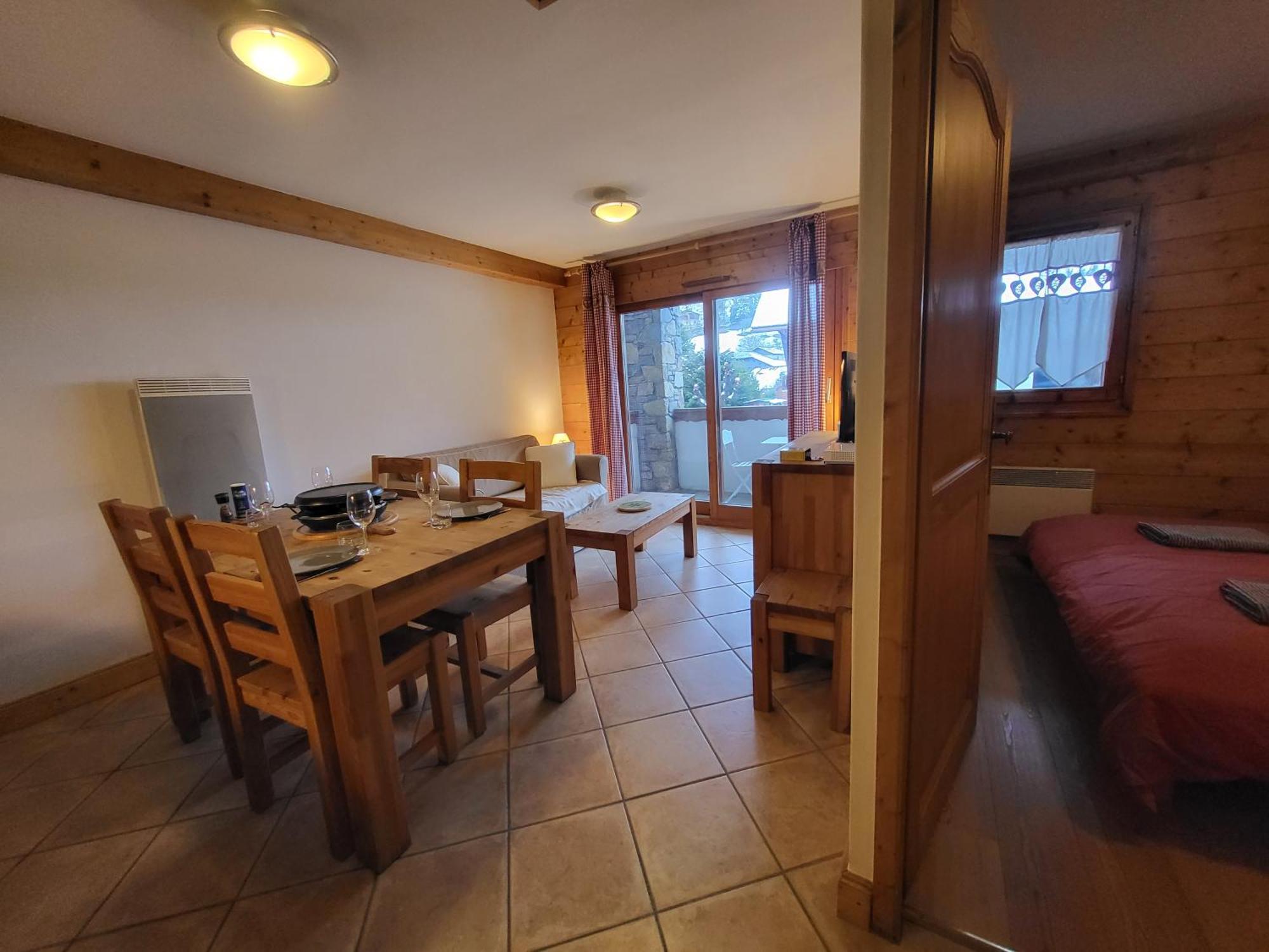 Apartment Ecrins A4, 1 Bedroom With Bunk Room, Samoens